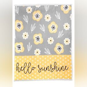 NWOT-Hello Sunshine Throw 51 x 60